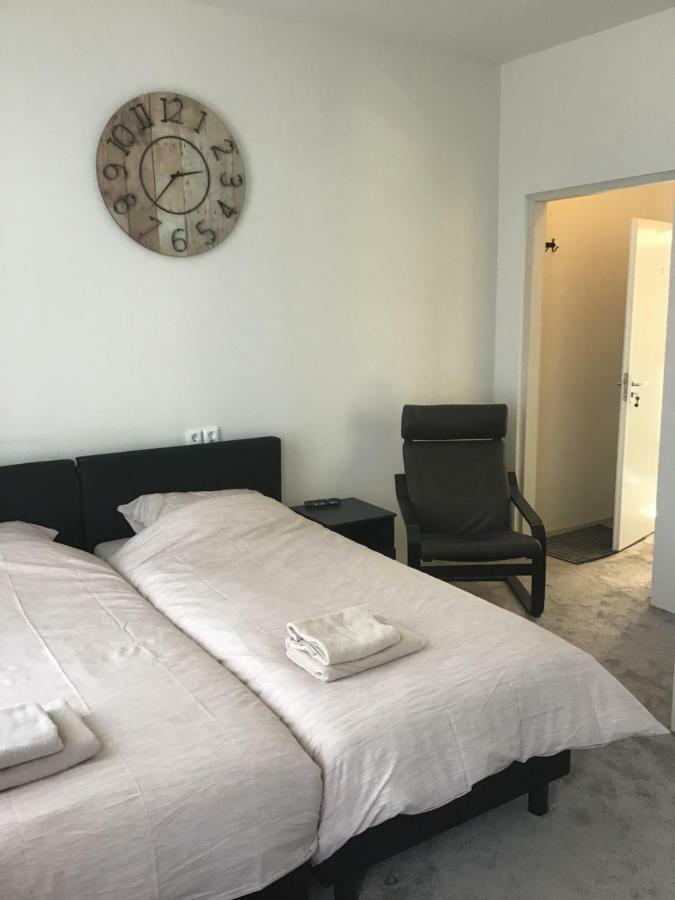 Pension Buitenzicht Geervliet ภายนอก รูปภาพ
